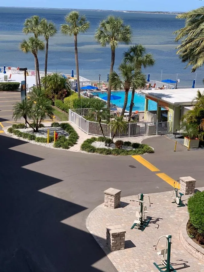 Aparthotel Oceanfront - Amazing Balcony View - Heated Pool - Private Bedroom - Full Kitchen - Near Airport